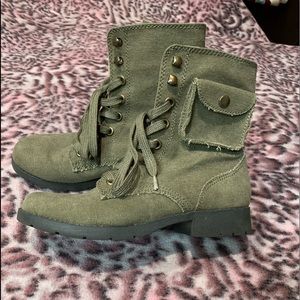 Military green tie up ankle boots